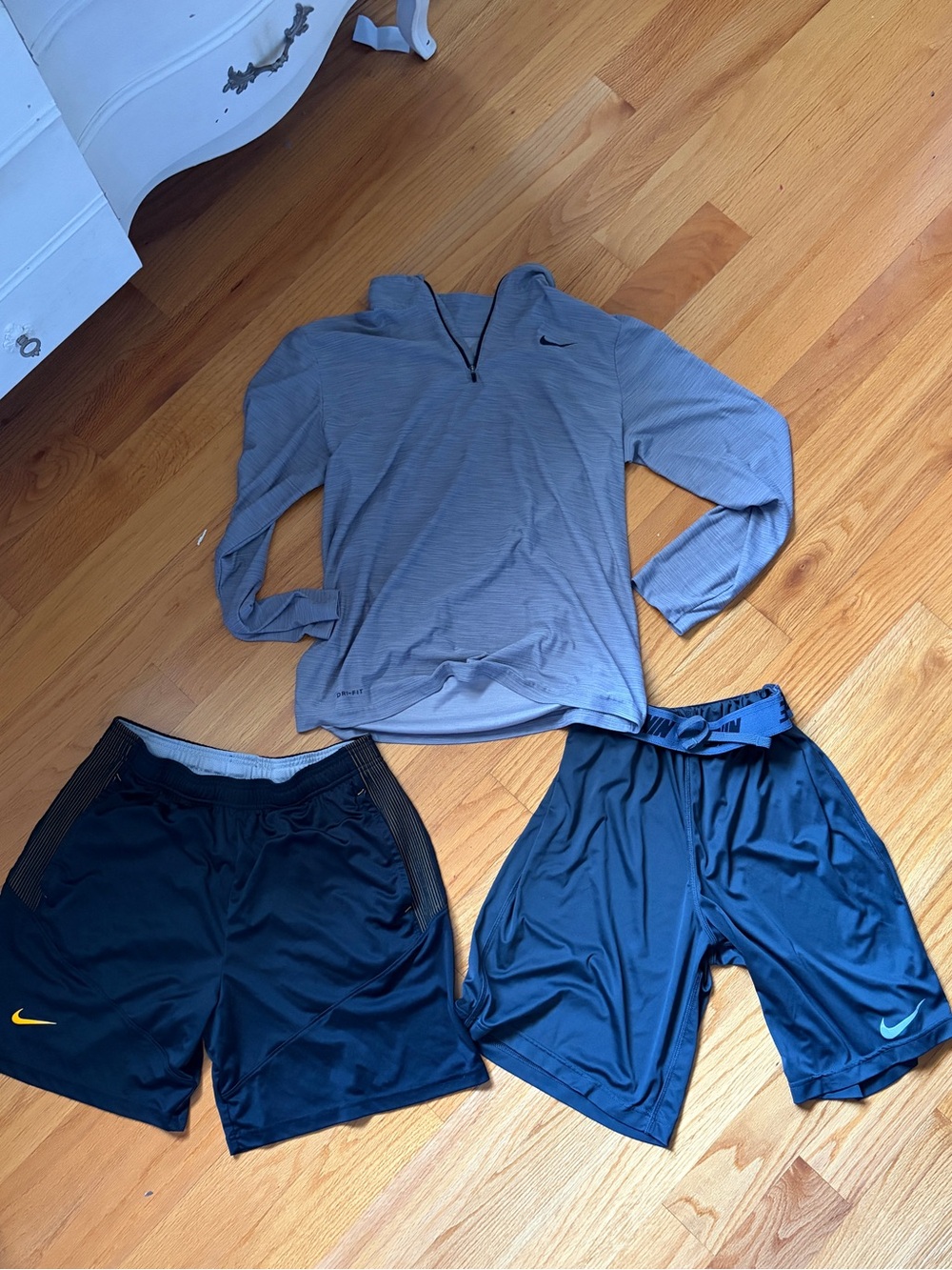 Bundle if Mens Nike Medium shorts and shirt